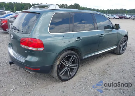 2004 Volkswagen Touareg V8 из США, поврежденный, VIN WVGCM77L24D061029
